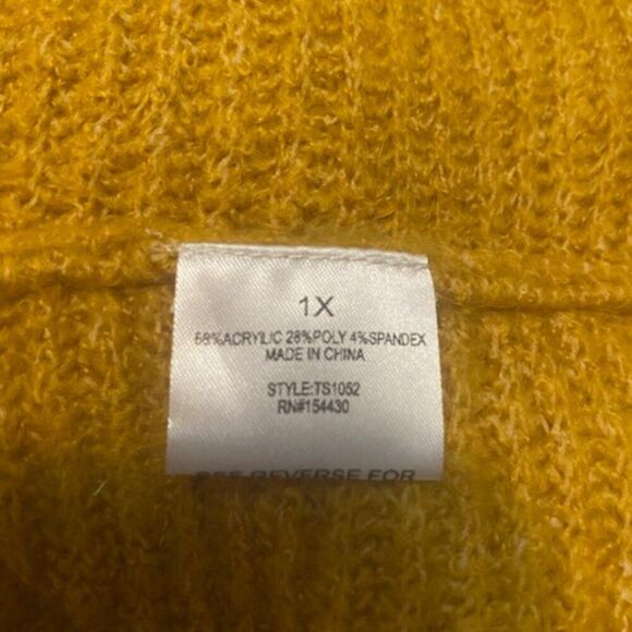Theo & Spense Knit Fuzzy Mustard V-neck sweater, size 1X - Picture 4 of 4